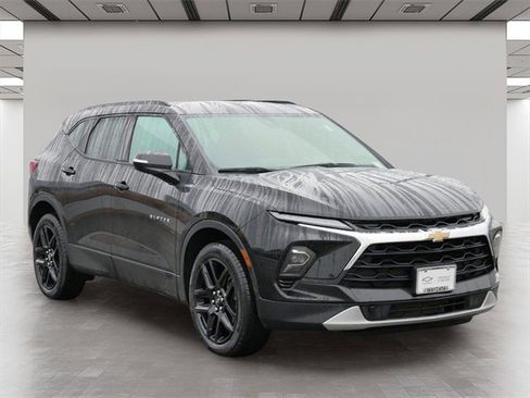 Used 2023 Chevrolet Blazer LT image 1