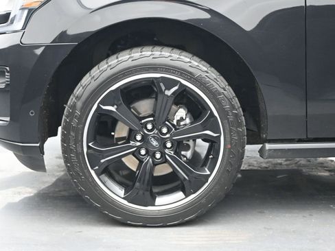 Used 2022 Ford Expedition Max Limited image 26