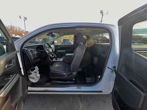 Used 2022 Chevrolet Colorado LT w/ Fleet Safety Package image 13