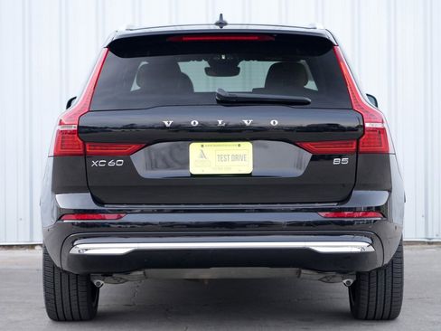 Used 2023 Volvo XC60 B5 Ultimate w/ Climate Package image 10
