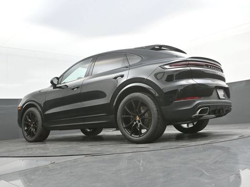 Used 2026 Porsche Cayenne Coupe AWD/4WD image 33