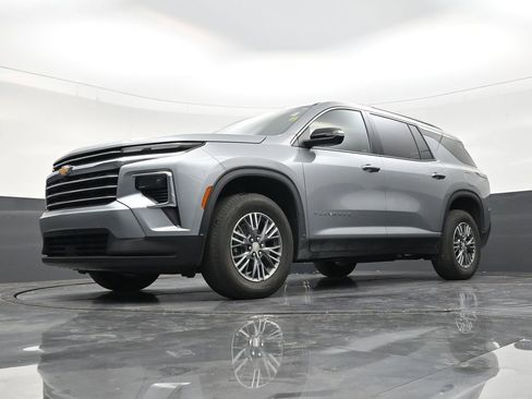 Used 2024 Chevrolet Traverse LT FWD image 20
