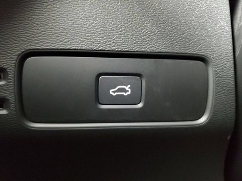Certified 2024 Volvo C40 P8 Recharge Plus w/ Protection Package Premier RWD image 35