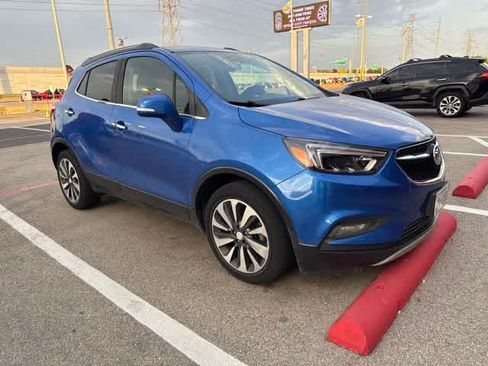 Used 2018 Buick Encore Essence FWD image 3