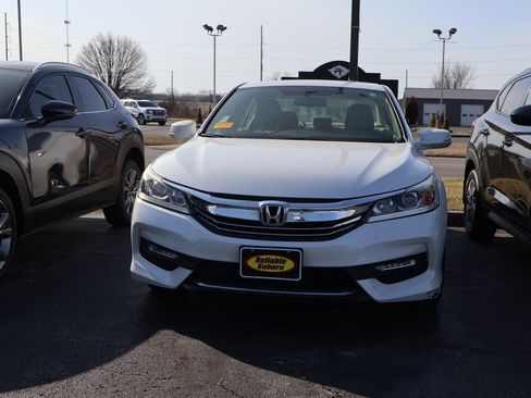 Used 2017 Honda Accord EX-L image 8