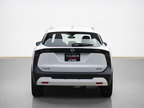 New 2025 Nissan Kicks SV w/ SV Premium Package image 3