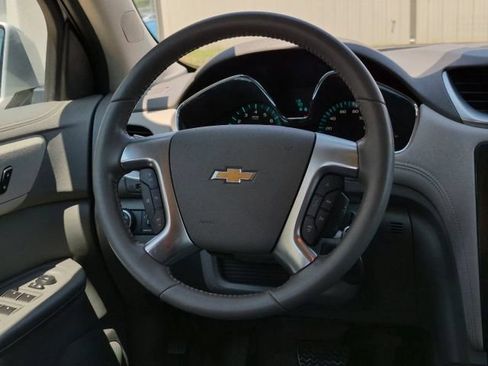 Used 2017 Chevrolet Traverse LT FWD image 22