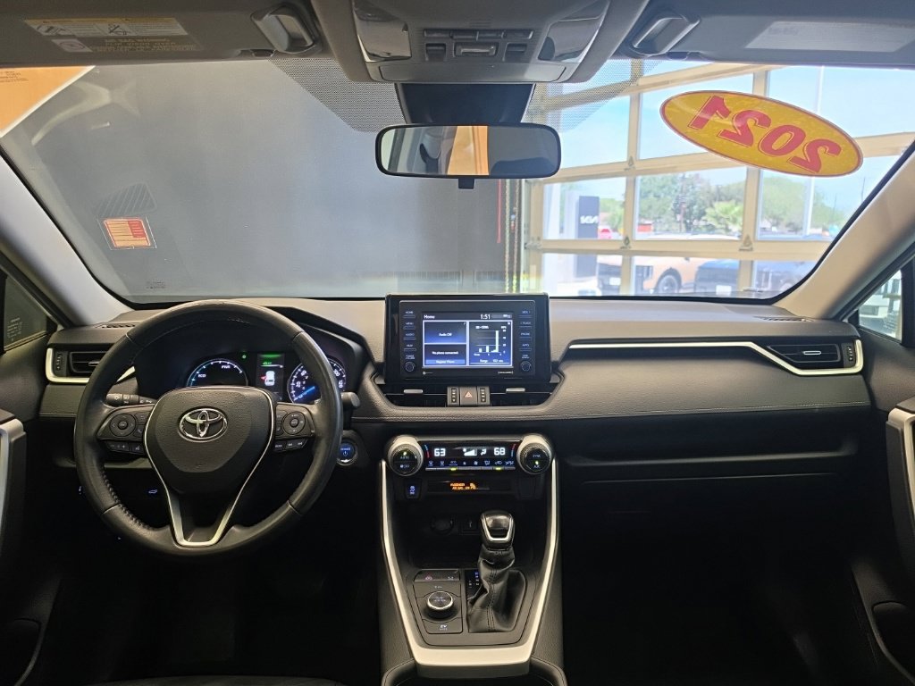 Used 2021 Toyota RAV4 XLE Premium AWD/4WD image 23