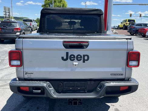 Used 2020 Jeep Gladiator Sport w/ Quick Order Package 24S AWD/4WD image 6