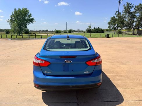 Used 2014 Ford Focus SE FWD image 9