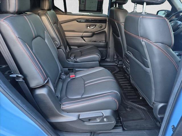 Used 2025 Honda Pilot TrailSport image 18