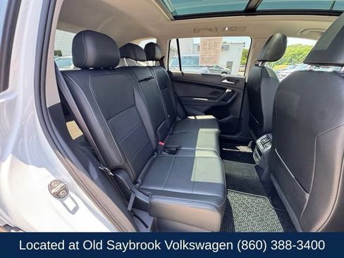 Used 2018 Volkswagen Tiguan SE w/ Panoramic Sunroof Package AWD/4WD image 22