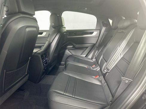 Certified 2026 Porsche Cayenne Coupe AWD/4WD image 26
