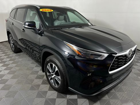 Used 2026 Toyota Highlander XLE AWD/4WD image 3