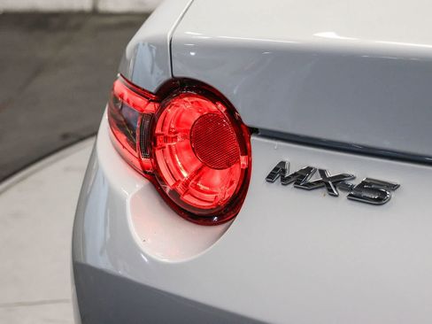 Used 2016 MAZDA MX-5 Miata Grand Touring RWD image 15