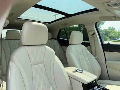 Used 2023 Buick Envision Avenir FWD image 8