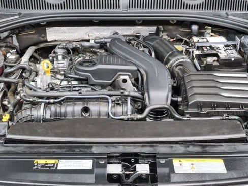 Certified 2024 Volkswagen Jetta SE FWD image 31