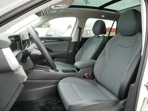 Certified 2026 Volkswagen Tiguan SE AWD/4WD image 14