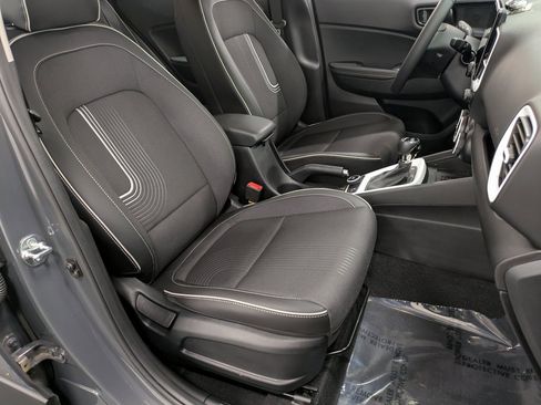 Certified 2024 Hyundai Venue Limited image 28