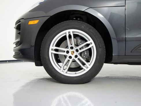 Certified 2025 Porsche Macan AWD/4WD image 15