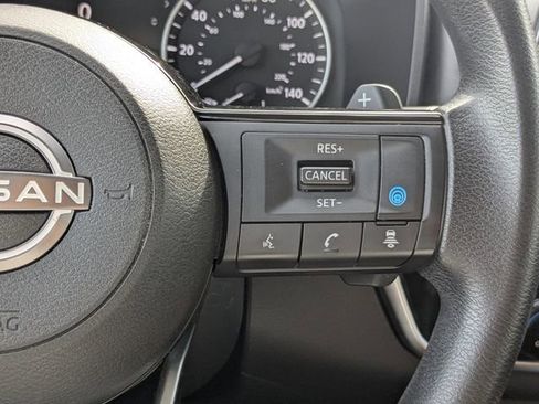 Used 2022 Nissan Rogue SV image 31