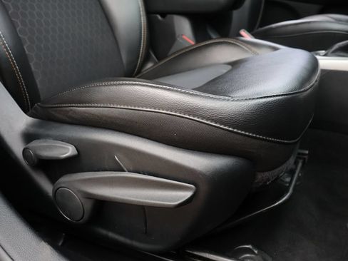 Used 2018 Jeep Compass Latitude w/ Popular Equipment Group FWD image 8