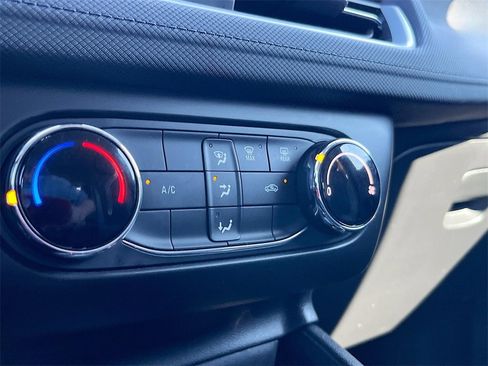 Used 2024 Chevrolet TrailBlazer LS w/ LS Convenience Package image 15