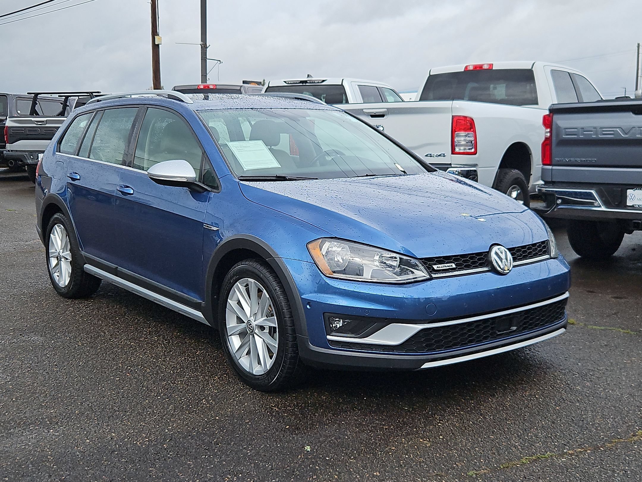 Used 2017 Volkswagen Golf Alltrack SE AWD/4WD image 7