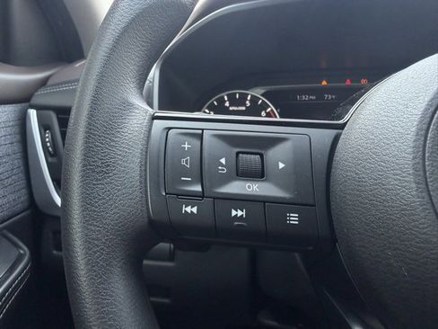 Certified 2023 Nissan Rogue SV image 18