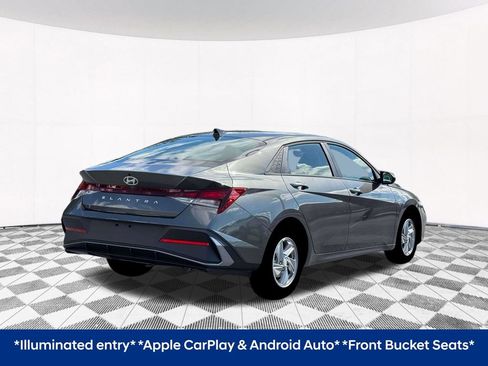Certified 2026 Hyundai Elantra SE FWD image 9