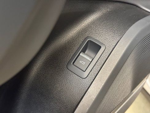 Used 2022 Audi Q5 2.0T Premium Plus w/ Premium Plus Package image 11