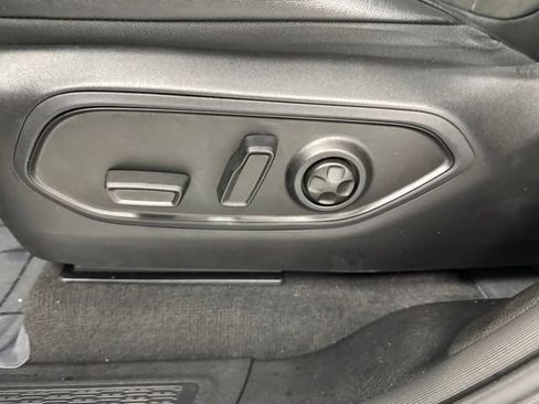 Used 2023 Jeep Grand Cherokee L Laredo AWD/4WD image 19