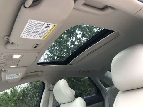 Used 2019 Lincoln MKZ Reserve FWD image 17