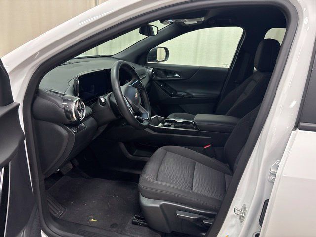 Used 2026 Chevrolet Equinox LT AWD/4WD image 14