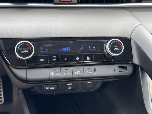 Used 2025 Hyundai Elantra Sport FWD image 24