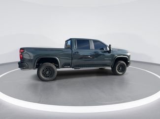 Used 2025 Chevrolet Silverado 2500 ZR2 w/ Technology Package video 2
