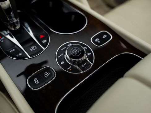 Used 2021 Bentley Bentayga Speed AWD/4WD image 52