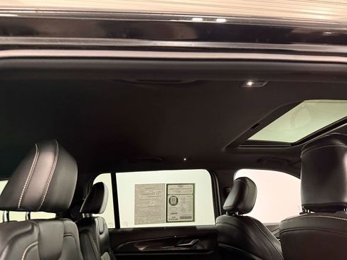 Used 2023 Jeep Grand Cherokee L Laredo image 70