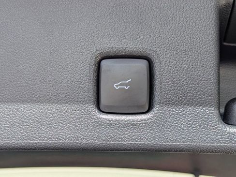 Used 2022 Ford Escape Titanium AWD/4WD image 15