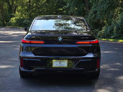 Used 2023 BMW i7 xDrive60 AWD/4WD image 5