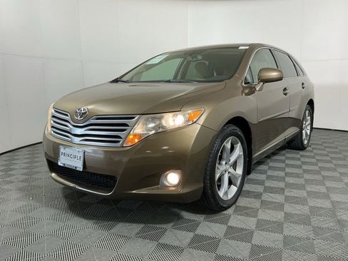 Used 2009 Toyota Venza FWD image 2