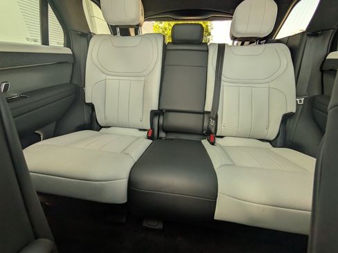 Used 2024 Land Rover Range Rover Sport Dynamic SE AWD/4WD image 21