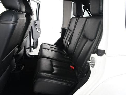 Used 2014 Jeep Wrangler Unlimited Sahara AWD/4WD image 14