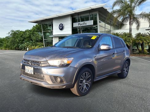 Used 2018 Mitsubishi Outlander Sport ES image 1