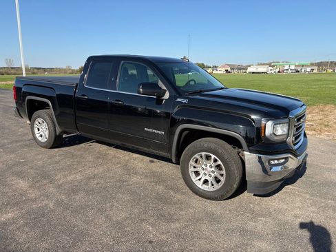 Used 2018 GMC Sierra 1500 SLE w/ SLE Value Package image 2