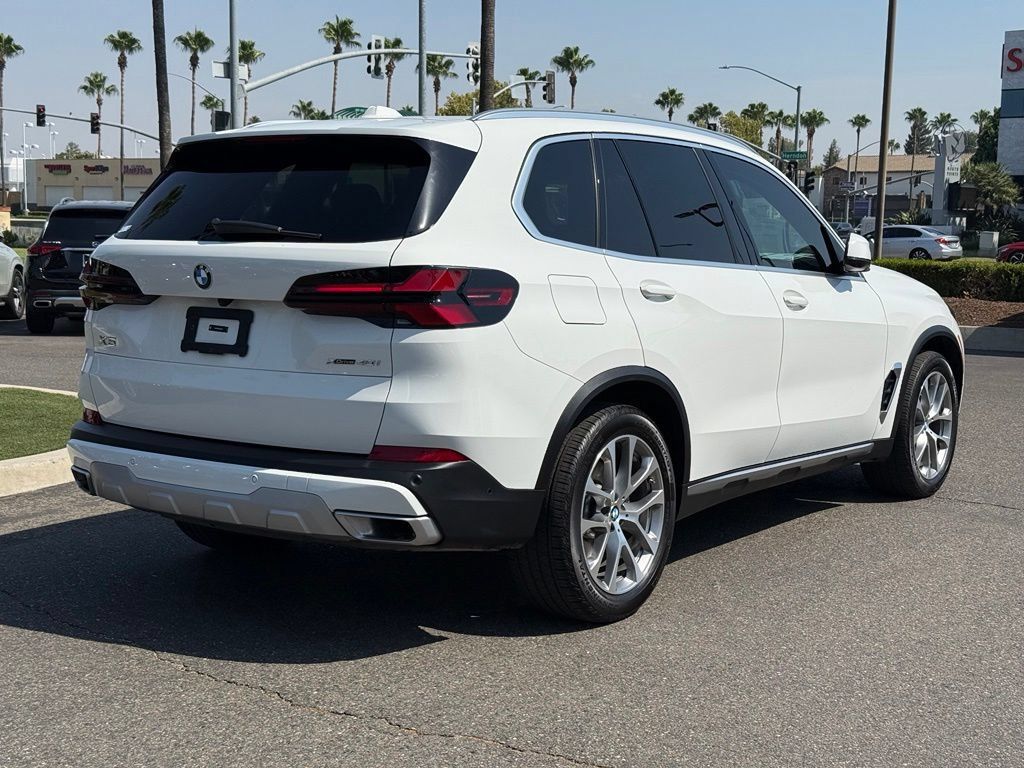Used 2025 BMW X5 xDrive40i w/ Premium Package AWD/4WD image 8