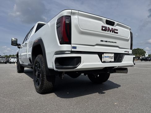New 2026 GMC Sierra 2500 AT4 w/ AT4 Premium Plus Package AWD/4WD image 8