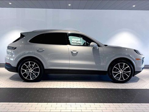 New 2026 Porsche Cayenne AWD/4WD image 8