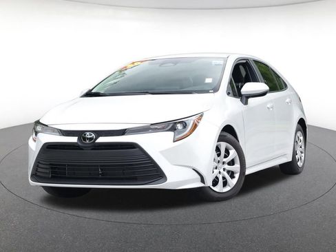 Used 2026 Toyota Corolla LE FWD image 1