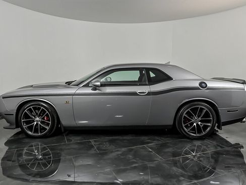 Used 2016 Dodge Challenger R/T Scat Pack RWD image 6